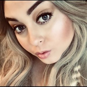 Meet your Posher, Jenna